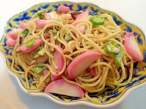 白だし生姜マヨで　生椎茸と丸オクラと蒲鉾の焼きそば